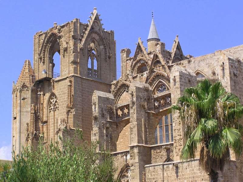 Foto: Kypr-Church and Mosque