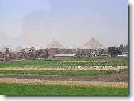 prvn� pohled na pyramidy