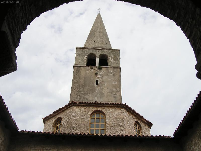 Foto: V� kostela-Pore�