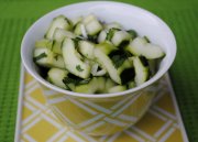 Recept online Letn� okurkov� sal�t s koprem