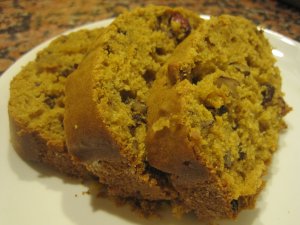 Recept online: Datlov� mou�n�k s o�echy: Chleb��ek z datl� a o�ech� zape�en� v lehk�m t�st�