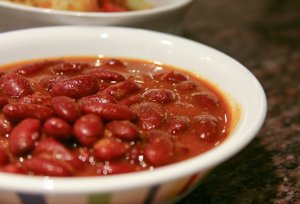 Recept online: Fazolov� kar�: Velk� �erven� fazole s raj�aty a kari , bohat� ko�en�n� v��ivn� j�dlo exotick� chuti