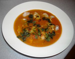 Recept online: Ryb� pol�vka s kuku�ic� a cuketou : Ryb� pol�vka v mexick�m stylu ochucen� chilli a �esnekem